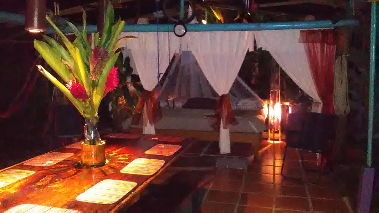 Jarabacoa Family Hostel ロサンゼルス エクステリア 写真