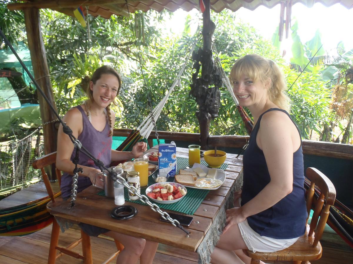Jarabacoa Family Hostel ロサンゼルス エクステリア 写真