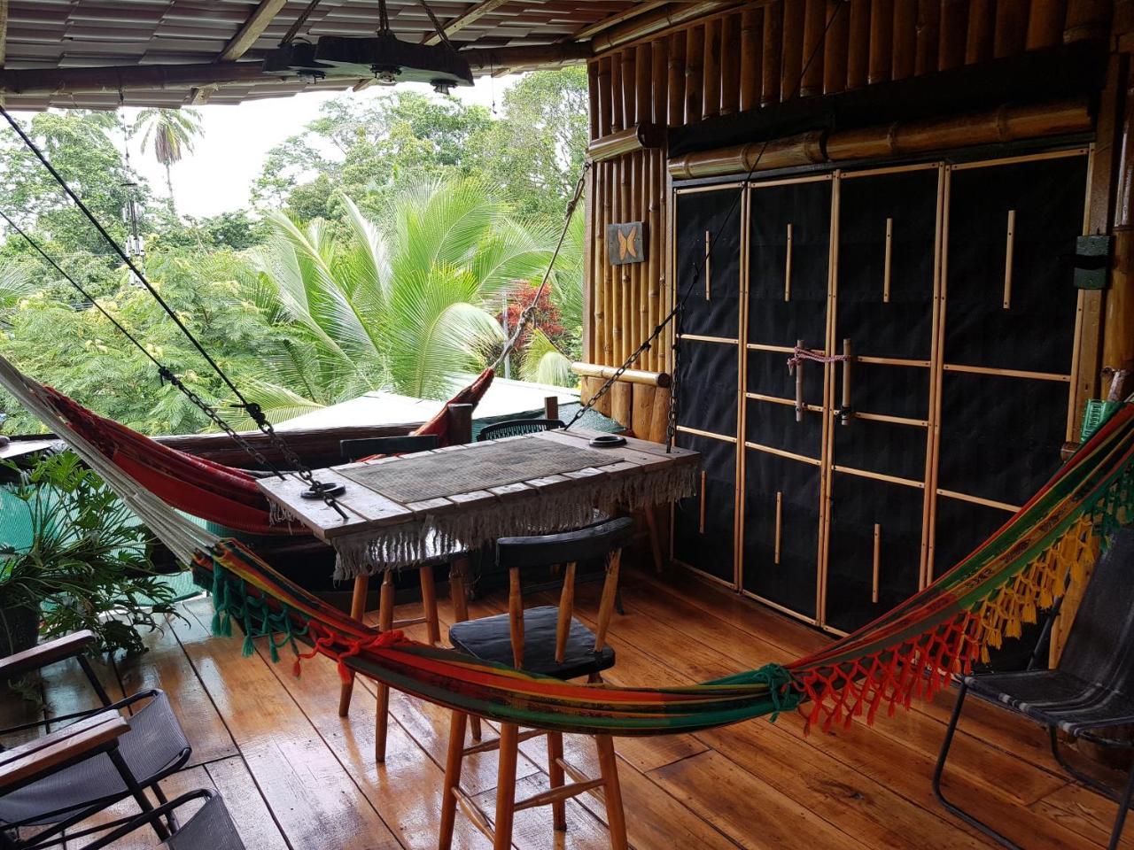 Jarabacoa Family Hostel ロサンゼルス エクステリア 写真