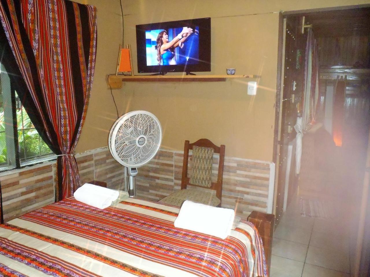 Jarabacoa Family Hostel ロサンゼルス エクステリア 写真