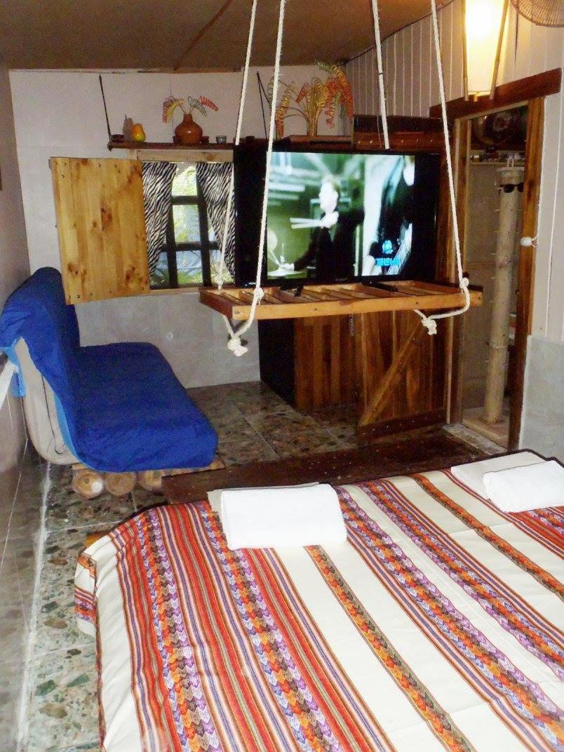 Jarabacoa Family Hostel ロサンゼルス エクステリア 写真